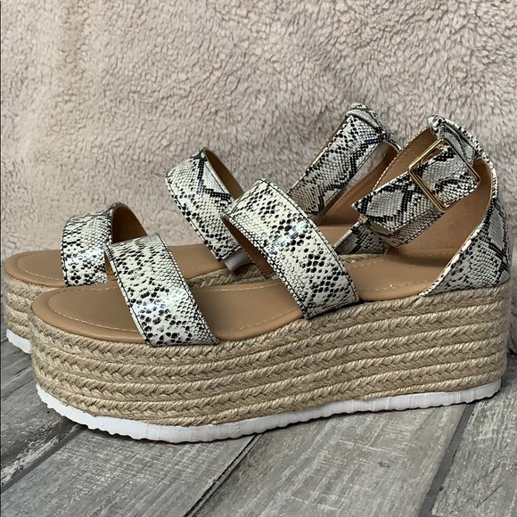Espadrilles - Picture 1 of 4